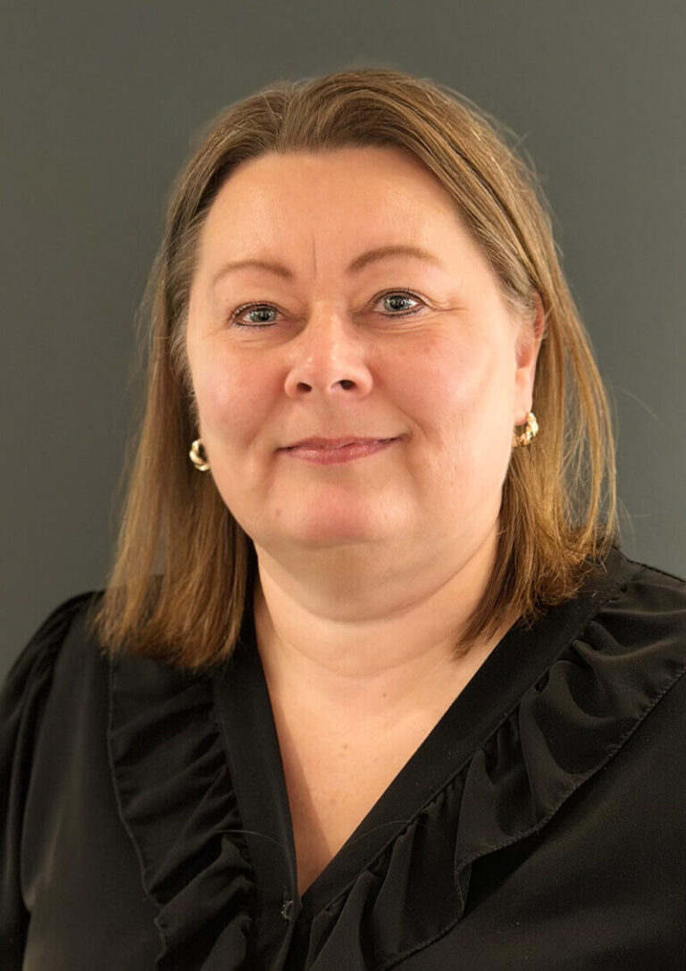 Jane-768x1087 Jane Skogstad Lauvdal